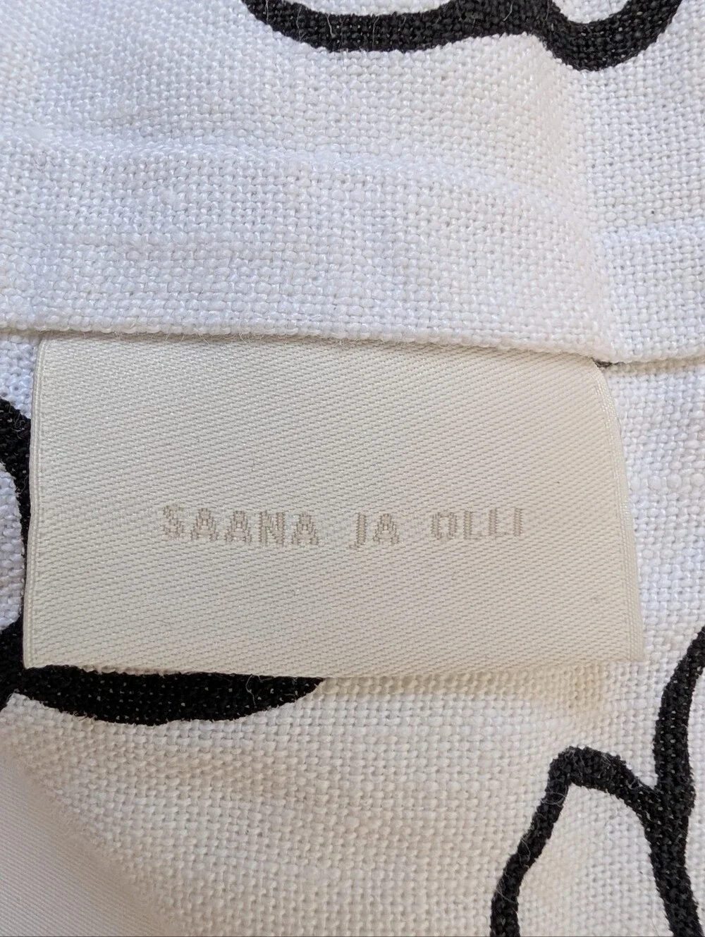 Saana ja Olli Cosmetic Bag Large Pouch White Black Abstract Botanical